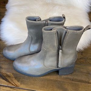Clarks Nevella Devon Shimmer Boots